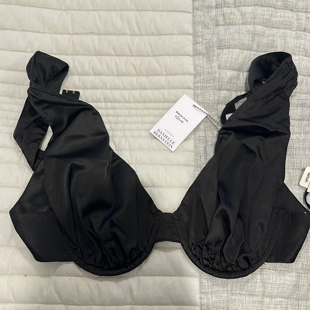 WeWoreWhat Underwire V Neck Top